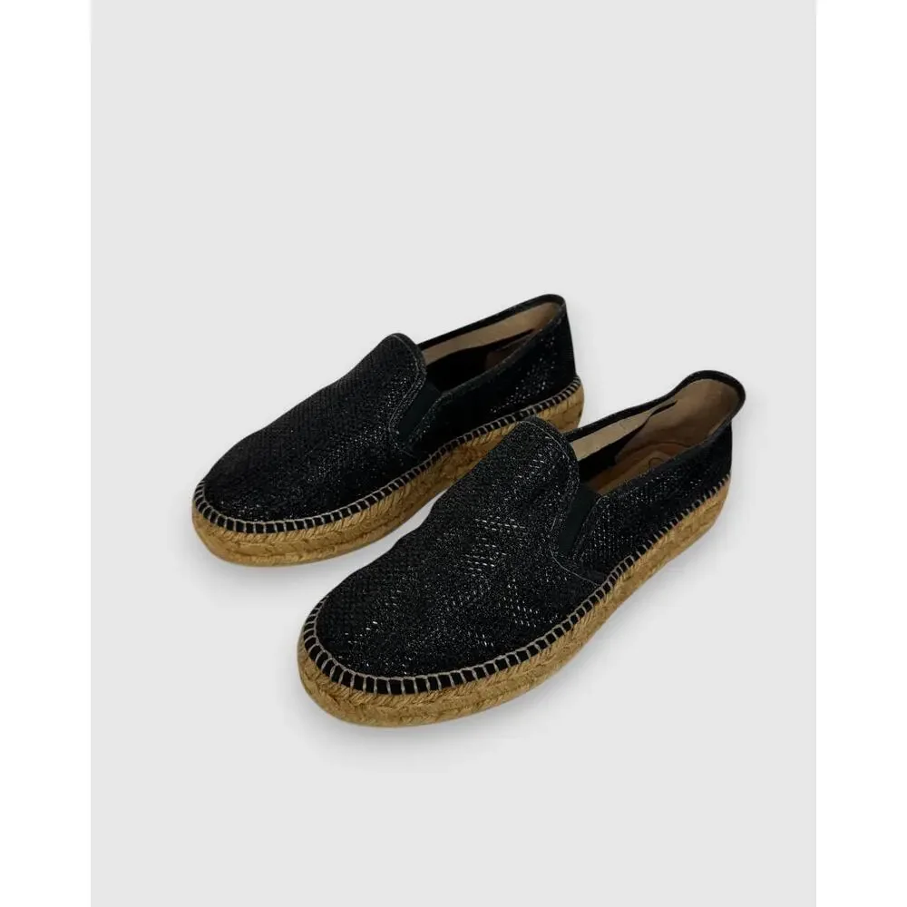 {None} size 11